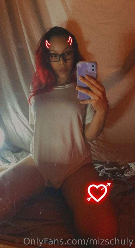 T shirt, no panties