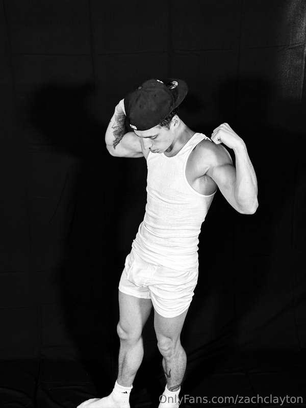 LIVE CUM SHOW TOMORROW 7 PM PST💦🍆I’m going live Saturday, Se..