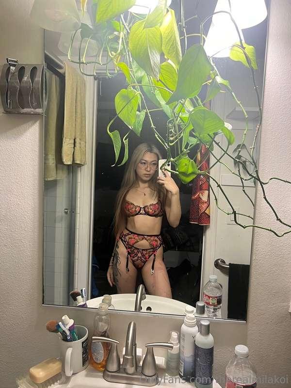 Do you like this lingerie? 🥵