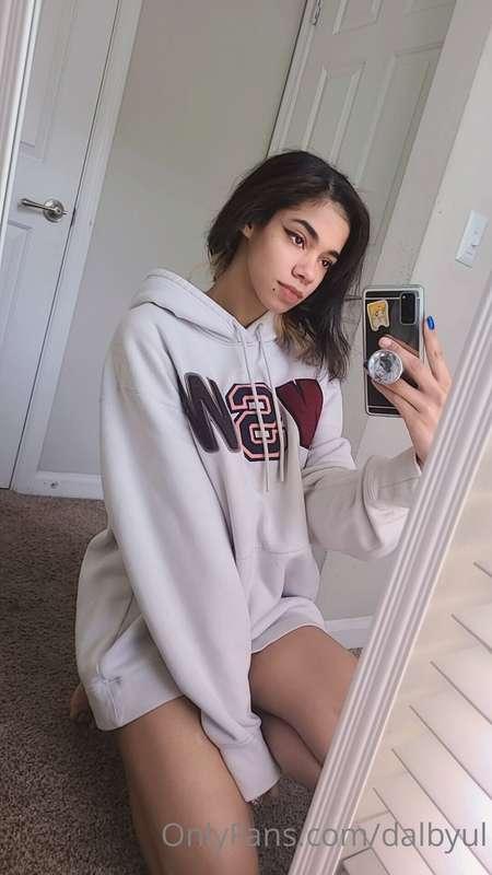 Lazy days, lazy dayssssss 🤍☁️🌤

I have photos coming soon as..