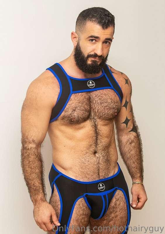 Do you want to see more hairy masculine stud…?

Look no furt..