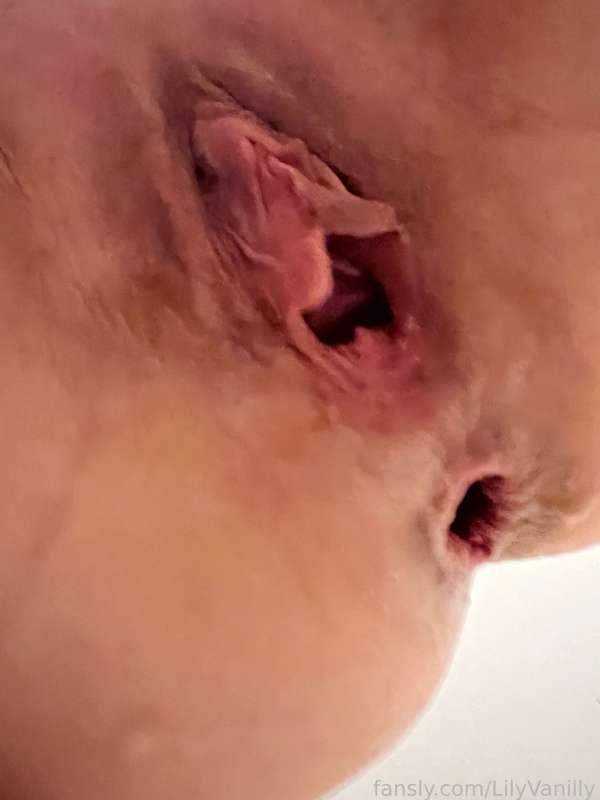 Anal plugging in the shower. Got a nice gape. It felt so good. I am starting to see a small prolapse. 

#fyp #milf #anal #gaping #prolapse #plug