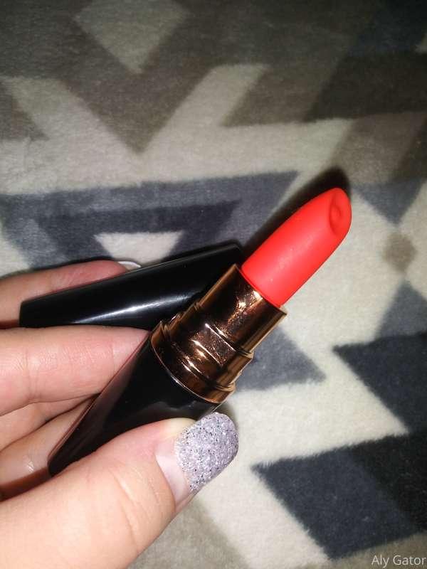 Got a new "lip stick" want to see me use it😏💋😉