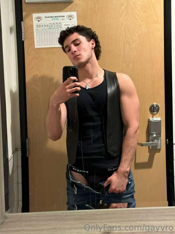 gayvro main image