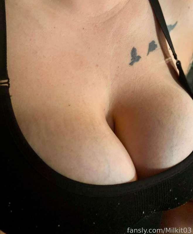 My breast’s so full this morning💥 Clearly needs #pumping or a horny mouth to latch on 💦👅🥛 Are you up to the task?

#free pic for my followers

✅Subscribe for nudes/lactation &amp; lesbian duo

#fyp #bigtits full of #breastmilk #boobs #cleavage #SWF #tattoo ready to #breastfeed 