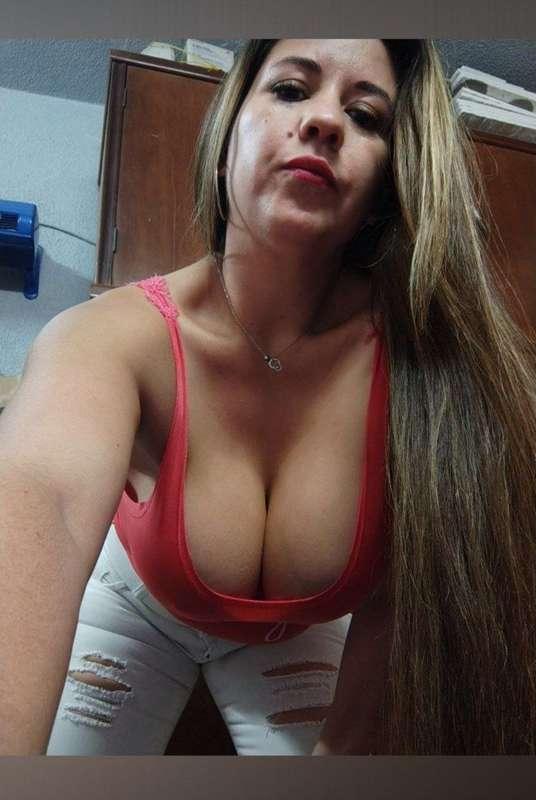 ✨ I have two worlds for you ✨🌐 FREE SUBSCRIPTION @sexyverooo..