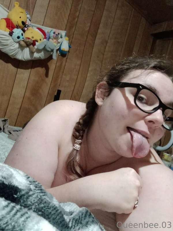 queenbee.03 image #0