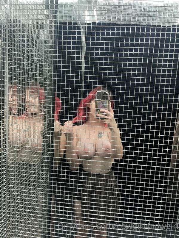 let’s fuck in the fun house 🏡 💕 ✨