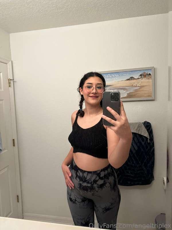 these yoga pants 😸😍