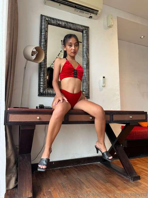 Waiting for you with my legs spread 🤭