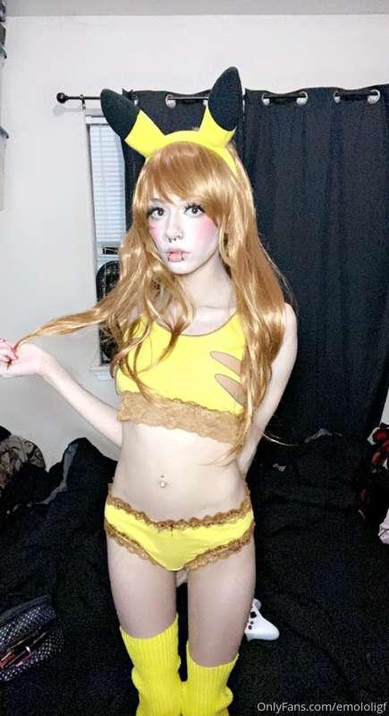 Pika Pika Pi⚡️
{first cosplay of new Pokémon cosplay series}