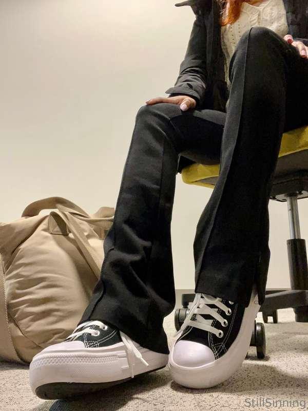 Another day at uni! Weekend soon 🥰 Platform or normal conver..