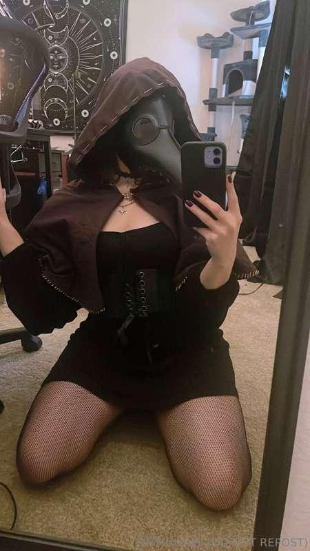 👻 Happy Halloween!! 👻

Here’s a cute set w one of my costume..