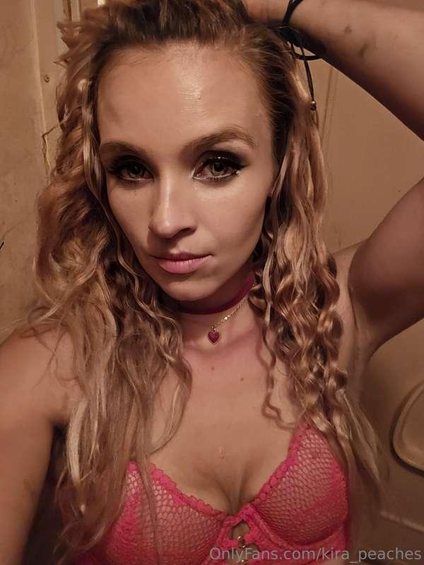 VIP PAGE ONLY $4.99!!!!!  https://onlyfans.com/kirapeaches/c..