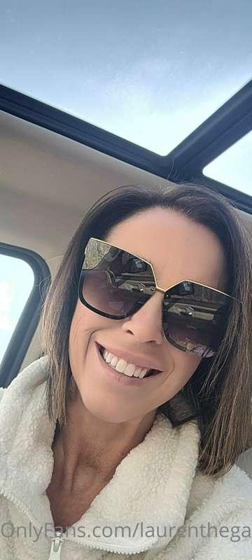 Naughtiest Mom in the car rider line... I Guarantee 😈 
 Stan..
