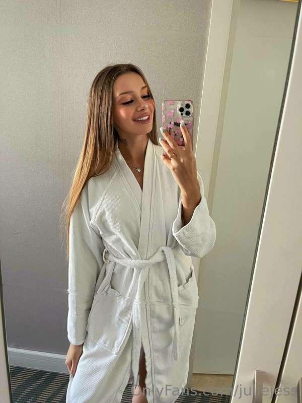 Feeling so good after a very hot bath🥰