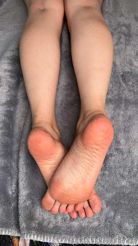 Find more beautiful soles pictures on @cute_lily_f33t 🤭❤️