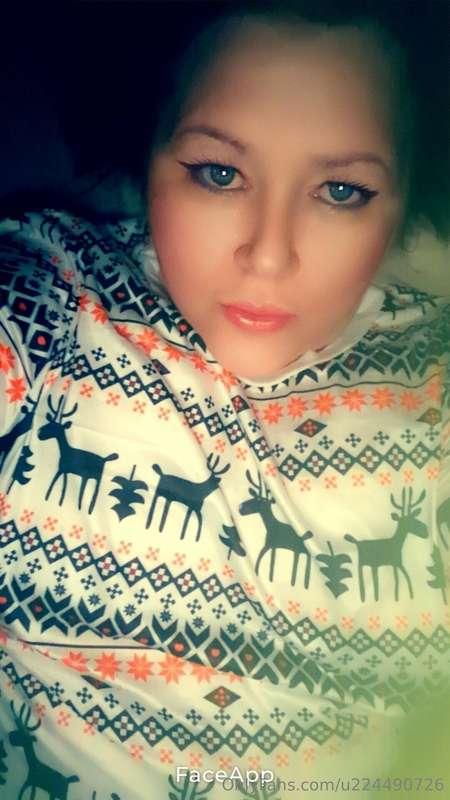 Cum snuggle with me baby? X