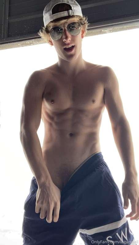 I need someones Mouth to Warm up my Dick Out here 👄🍆