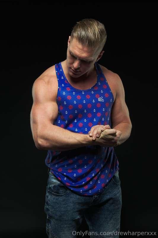 Flexing on you