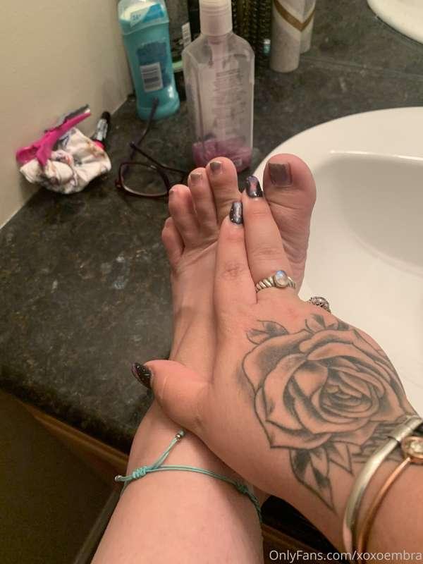 How about I shove those fingers some where else😈💦💋