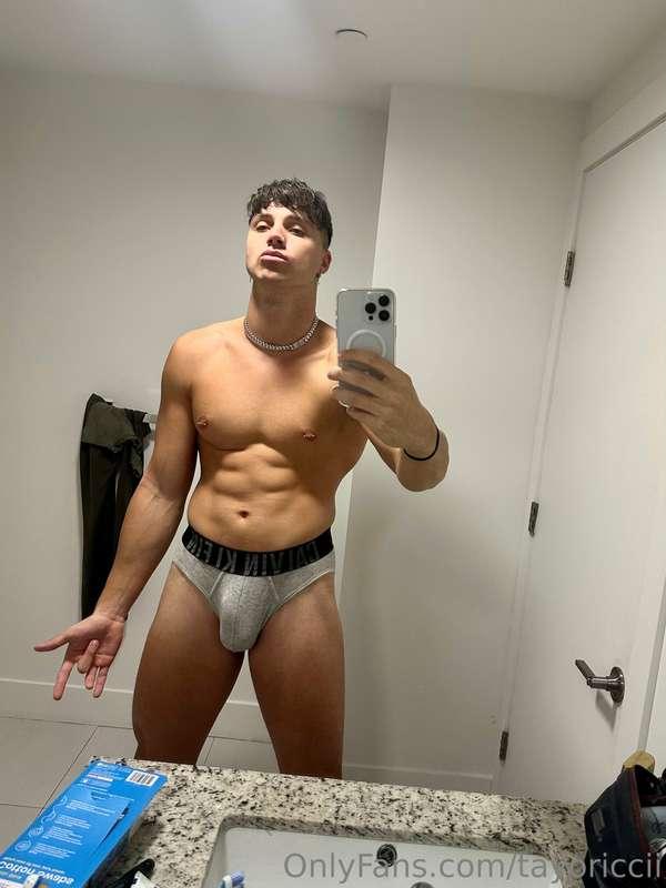 TIP this post to watch me get hard 🍆