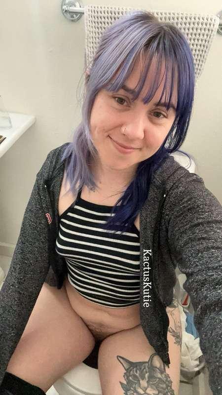 peeing in the coziest of outfits 🖤🤍🚽💦

#piss #pee #pipi #urine #bladder #altgirl #girlpee #purplehair