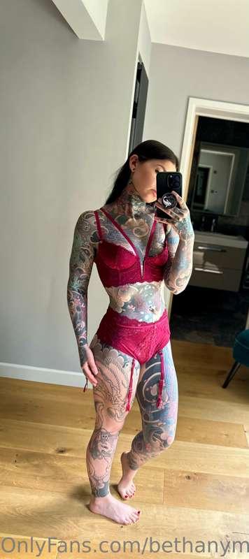 Who likes the colour red ? ♥️