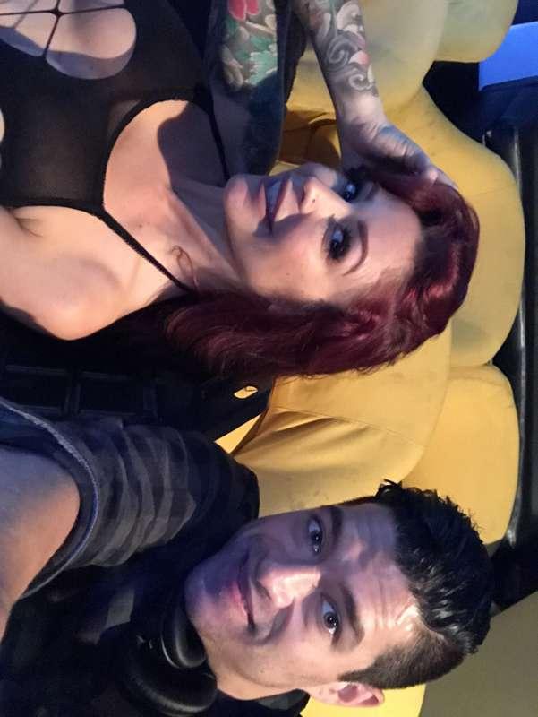 Bustin chills with Mo