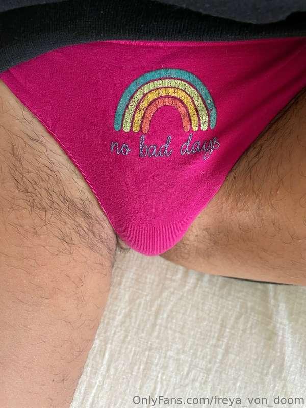 Photo set of my hairy pussy in cute panties 🥰 Shaving my leg..