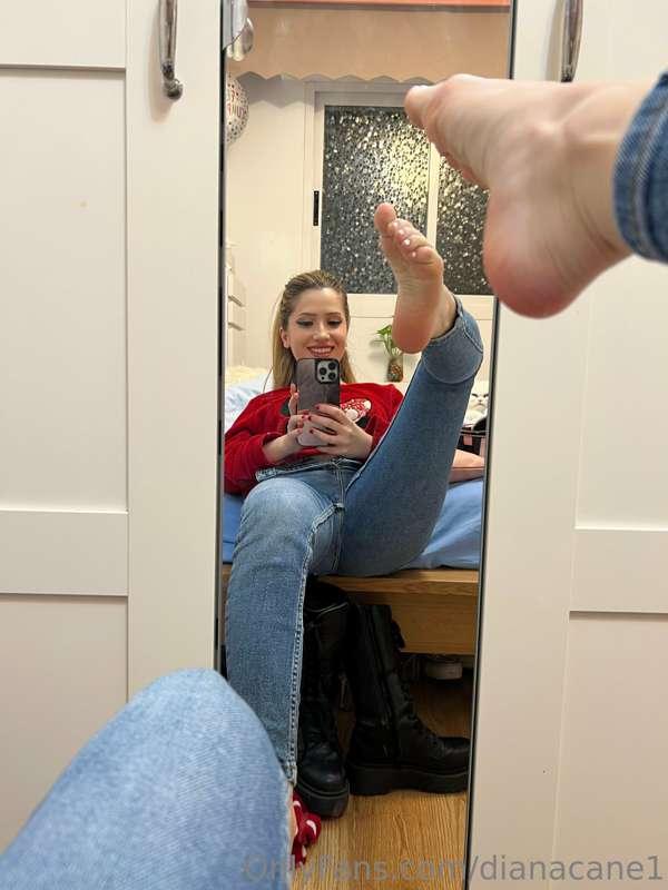 Will you come to suck my toes?😋💦