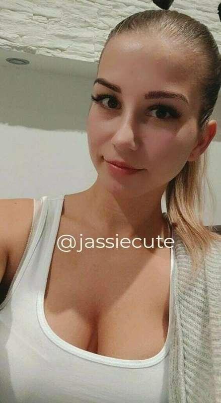 ## 𝐈'𝐦 𝐬𝐨 𝐡𝐨𝐫𝐧𝐲 𝐫𝐢𝐠𝐡𝐭 𝐧𝐨𝐰 @jassiecute 😈🔥
𝘐’𝘮 𝘸𝘦𝘢𝘳𝘪𝘯𝘨 𝘴𝘰𝘮𝘦𝘵𝘩𝘪..