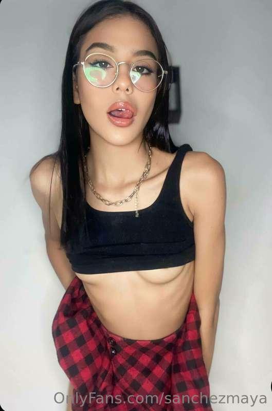 When cute m.eets slutty 😇😈