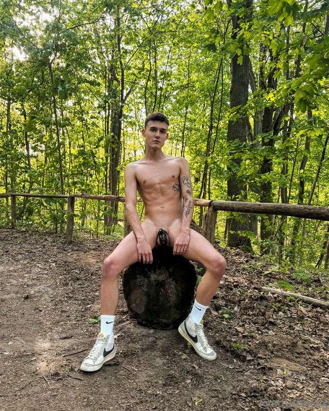 Waiting for the day this log can fit in my hole😆
