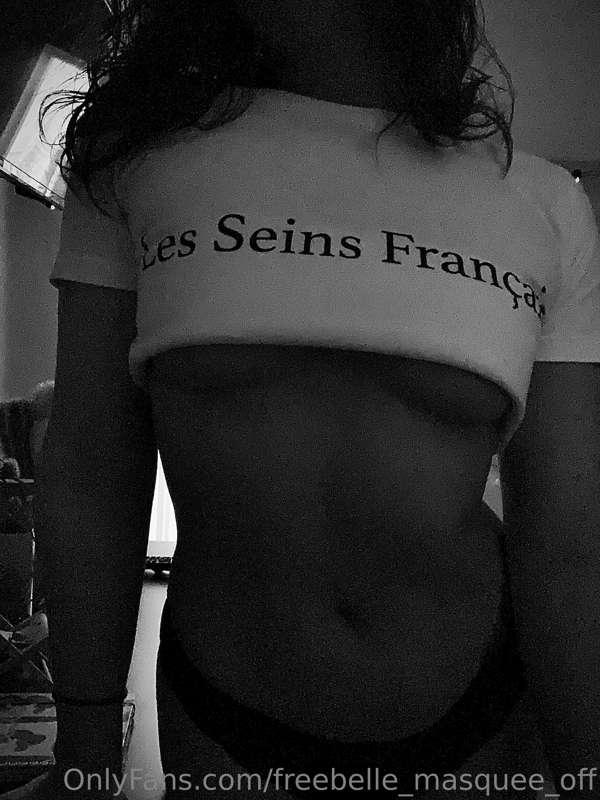 My fav t shirt, will you translate it ? 😉