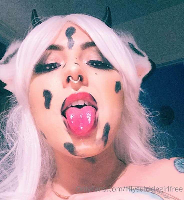 lillysuicidegirlfree image #0