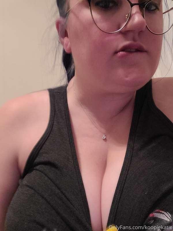 Hey babes! Sorry for the lack of posts, I've been working 60..