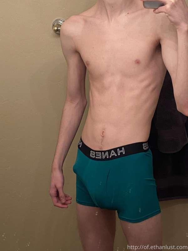 There’s sumn in my underwear 🥵