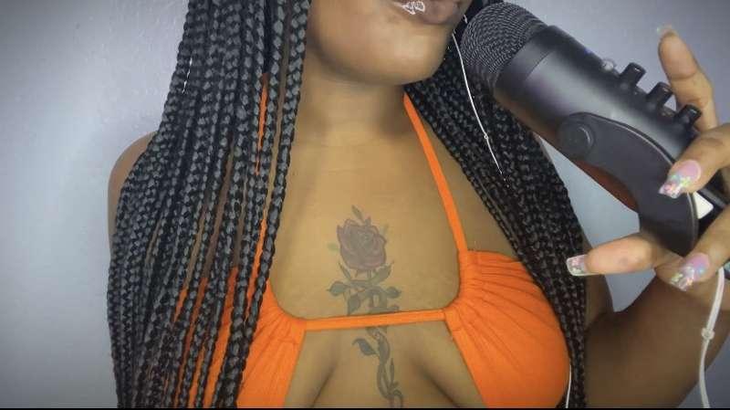 👇Mic Licking 👇