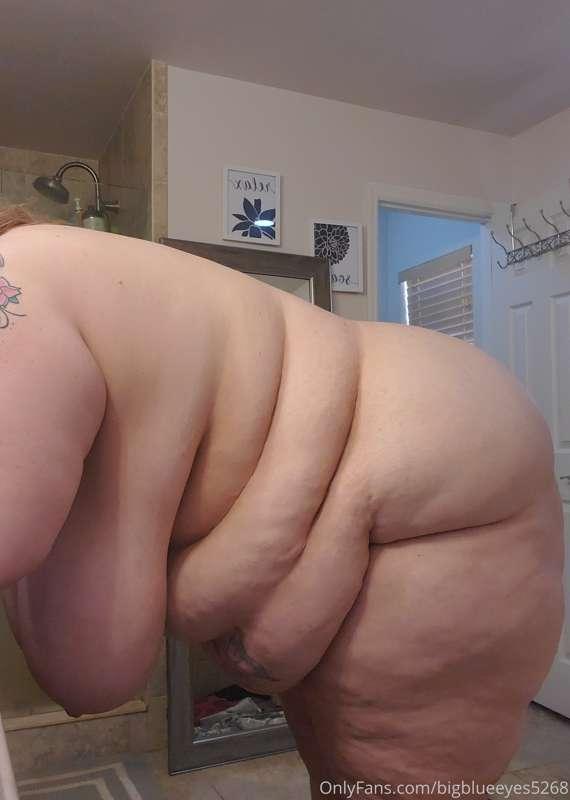 Your behind me. Where do you hold onto ?