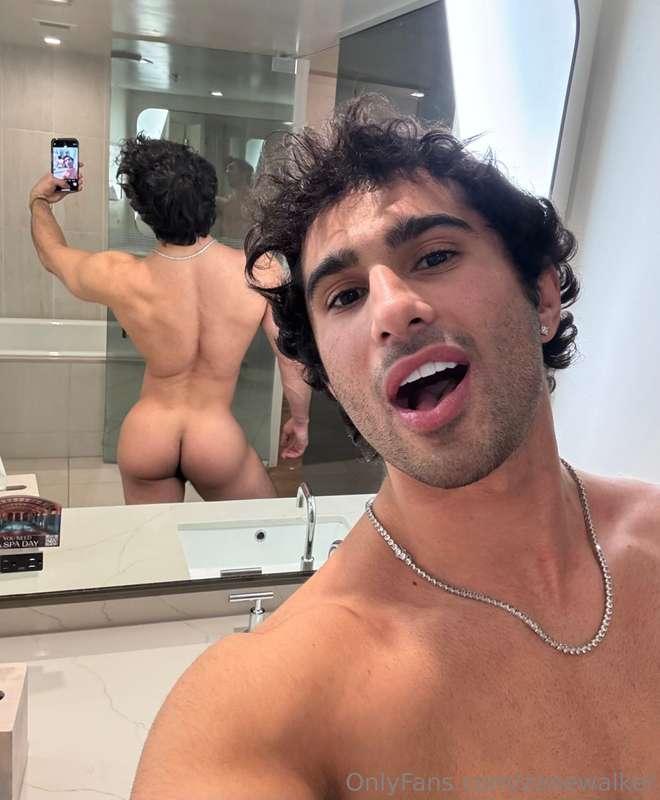 Your favorite boy 😘