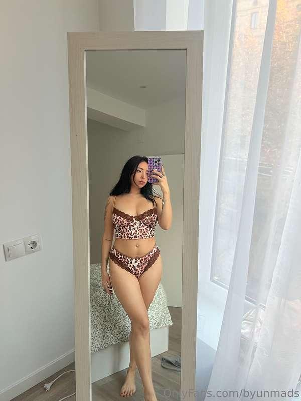 loving this lingerie..