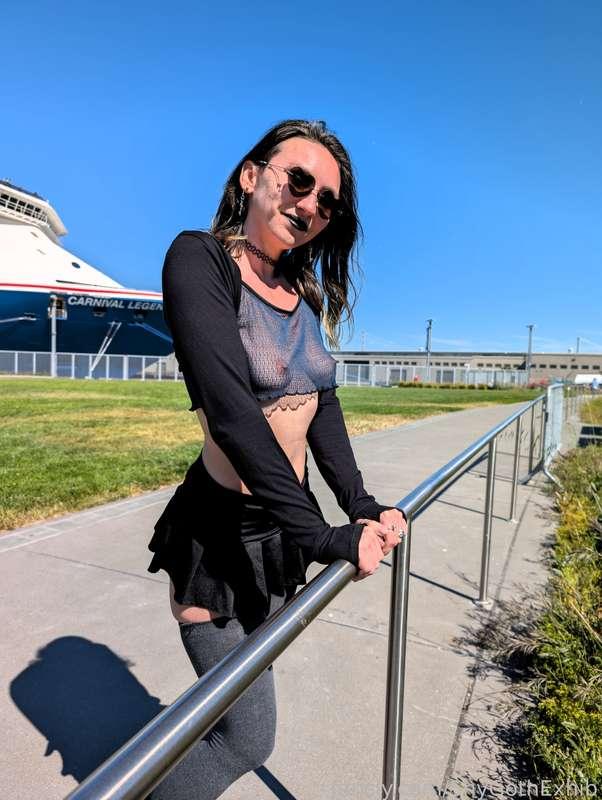I will be releasing a new video out tomorrow! I love walking around town with my boobies being exposed. My breast were framed by a flowy sheer top, I love how they looked :)

#sheer #boobs #exhib #public 
