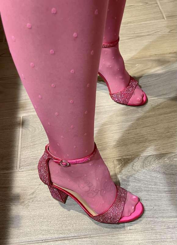 I did not wear the pink Heist pantyhose out to dinner & the movie.