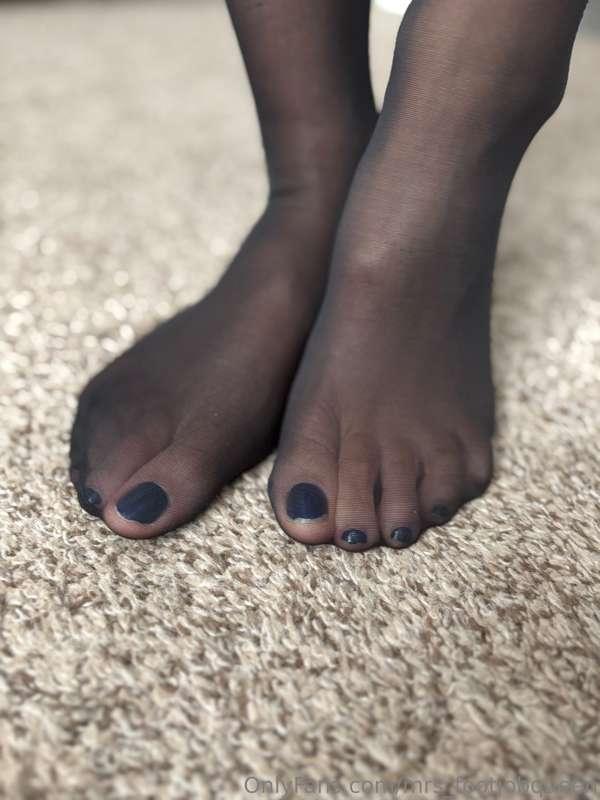 mrs_footjobqueen image #6