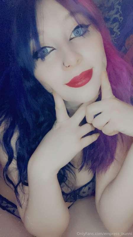 Clear front view on my other page 🖤