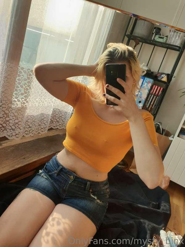 I loooove yellow 😘🌸💗