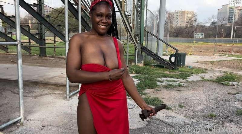 Just wanted to tease you a little today. Is it working? 😝
#public #flashing #outdoor
