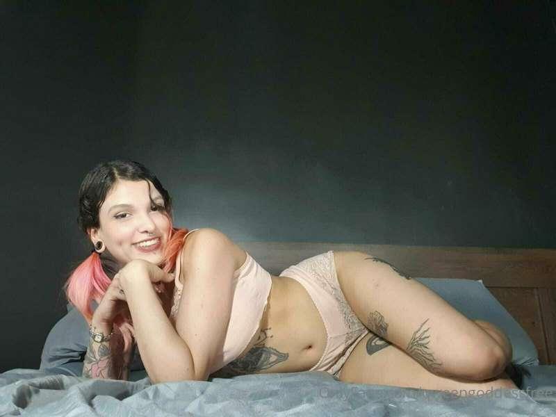 qweengoddessfree image #0