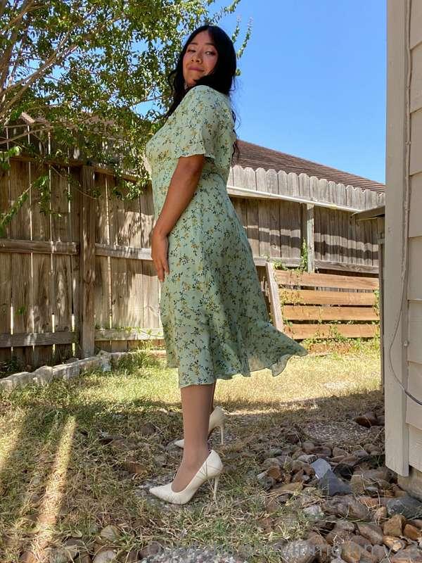 From cute and flirty to hot 🥵 thot! When im in heat I can re..